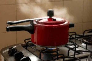Procon de Maringá alerta sobre variação de preços do gás; diferença chega a R$ 20