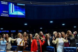 Recorde histórico: mulheres conquistam 109 cadeiras na Câmara e 18 no Senado