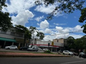 Sábado em Maringá: 31°C durante o dia e chuva intensa à noite