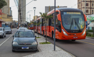 Segurança do transporte coletivo no Paraná em foco após acidentes e auditorias
