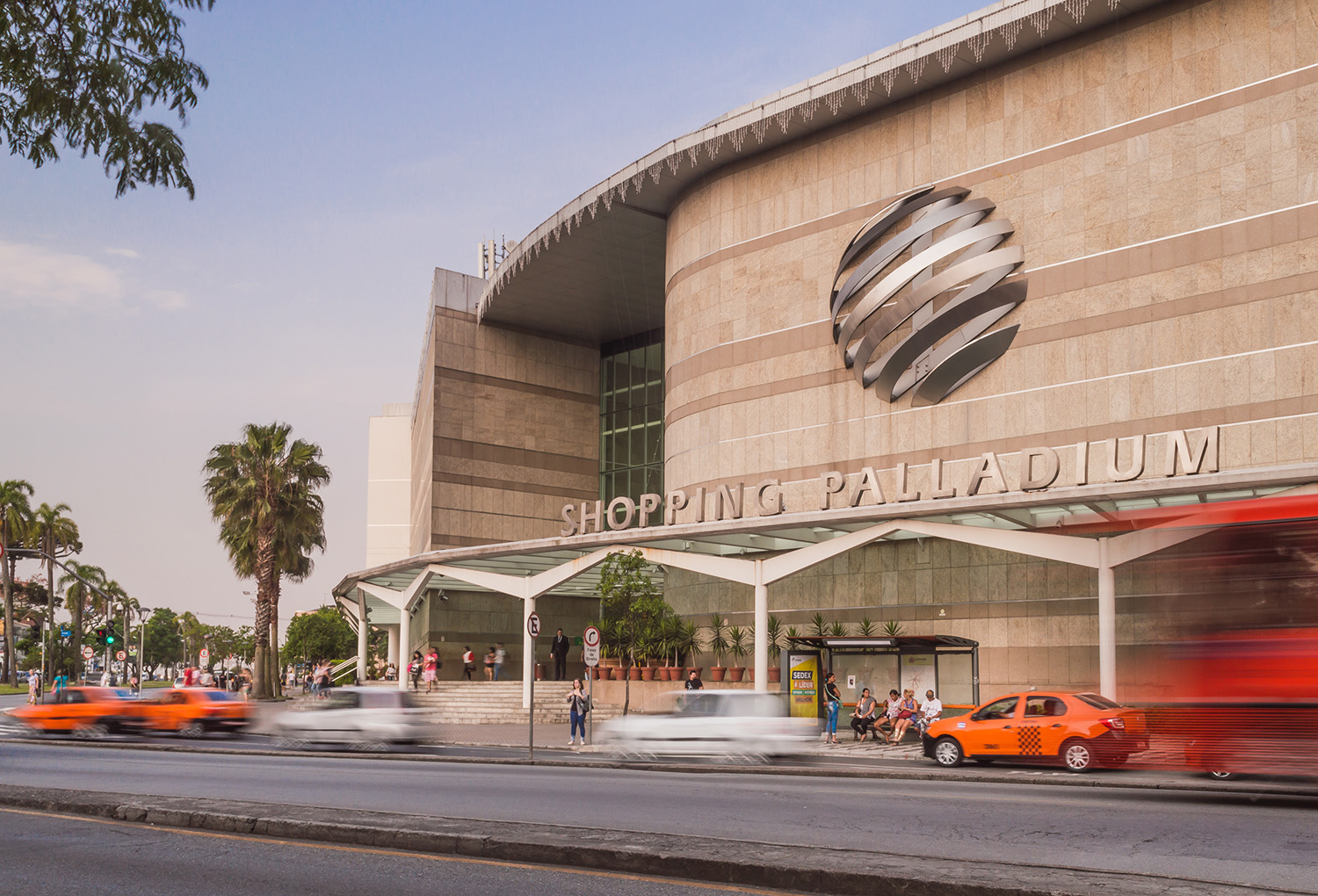 Shoppings do Grupo Tacla anunciam alterações de horário para 12 de outubro