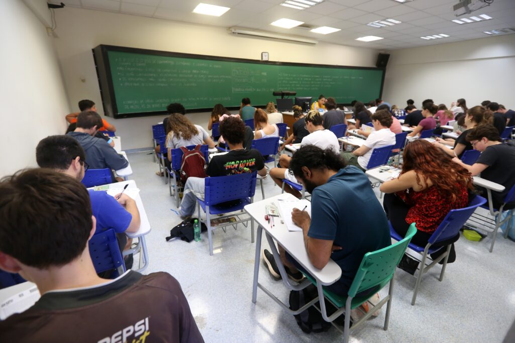 Unicamp abre seleção 2027 com primeira prova; mais de 58 mil disputam vagas