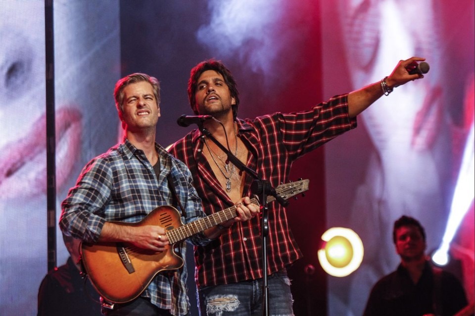 Victor & Leo fecham turnê com apresentação no Supéria em Foz do Iguaçu
